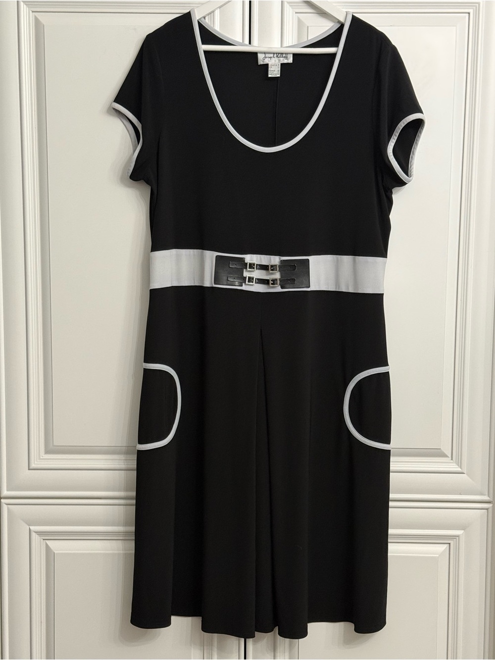 Joseph Ribkoff Sz 18 Black Midi Dress w/White Trim Scoop Neck Cap Sleeve